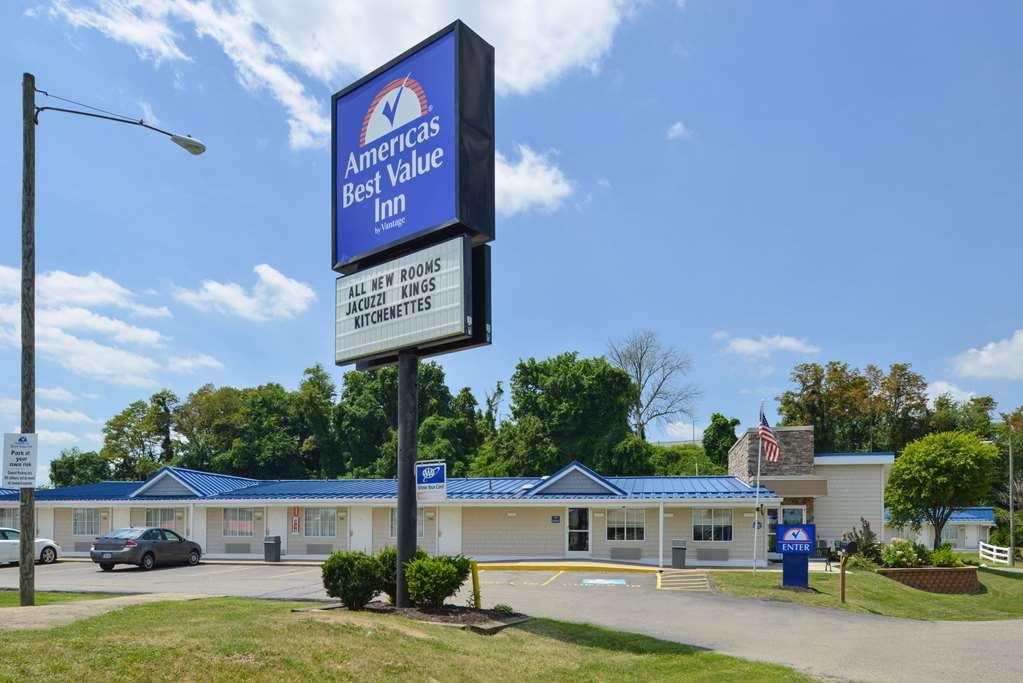 Americas Best Value Inn & Suites St Clairsville Wheeling St. Clairsville Exterior foto
