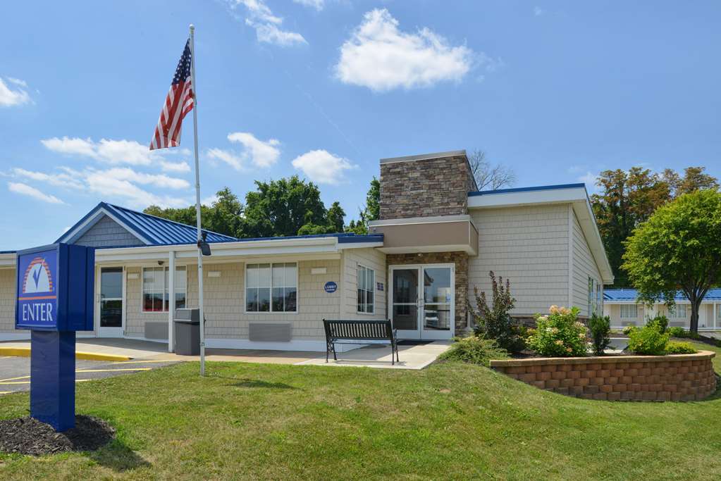 Americas Best Value Inn & Suites St Clairsville Wheeling St. Clairsville Exterior foto