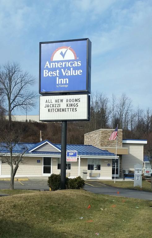 Americas Best Value Inn & Suites St Clairsville Wheeling St. Clairsville Exterior foto